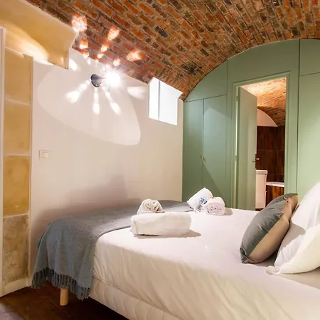 Authentic - 4br-10p - Moulin Rouge Apartment Paris