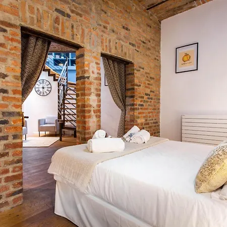 Apartment Authentic - 4br-10p - Moulin Rouge Paris